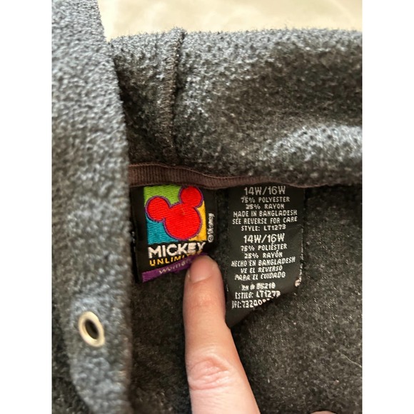 Vintage Mickey Mouse sweatshirt - Picture 5 of 7